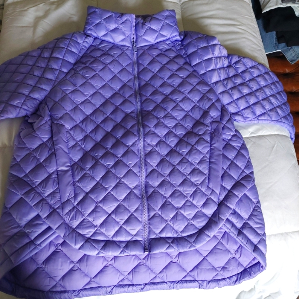 Athleta Whisper Featherless Puffer Brand New!
